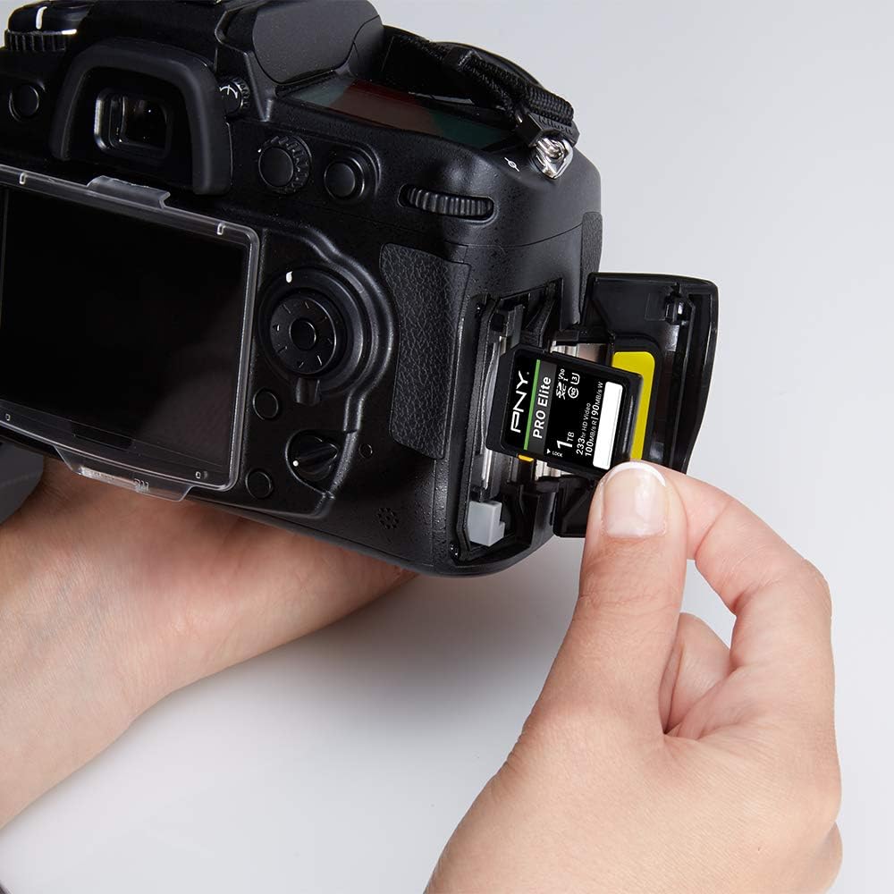 1TB PRO Elite SDXC Flash Memory Card P643340