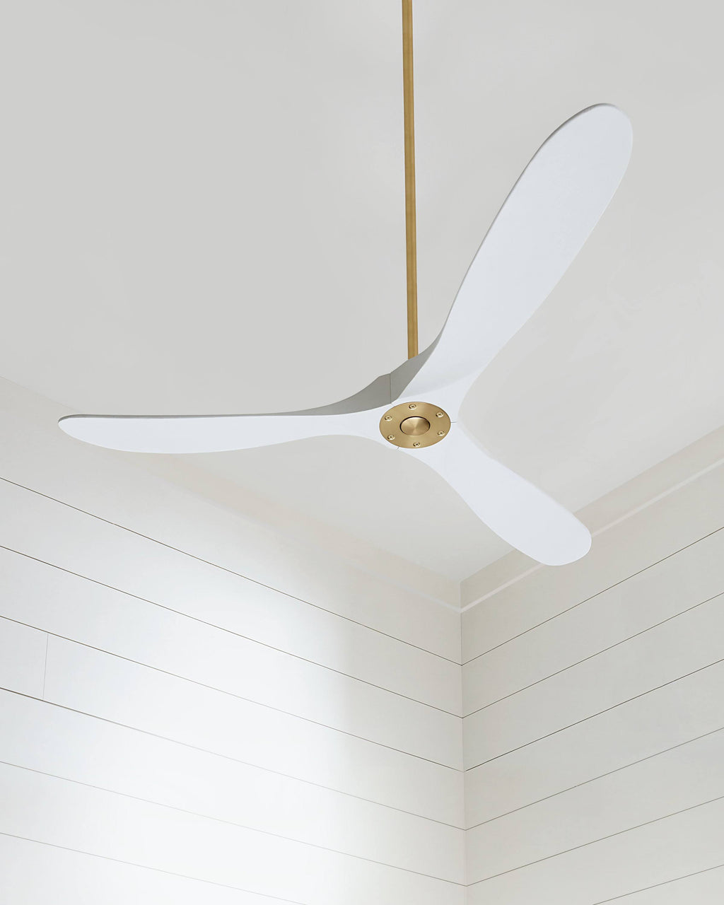 Matte White 60x22 Ceiling Fan Q7718