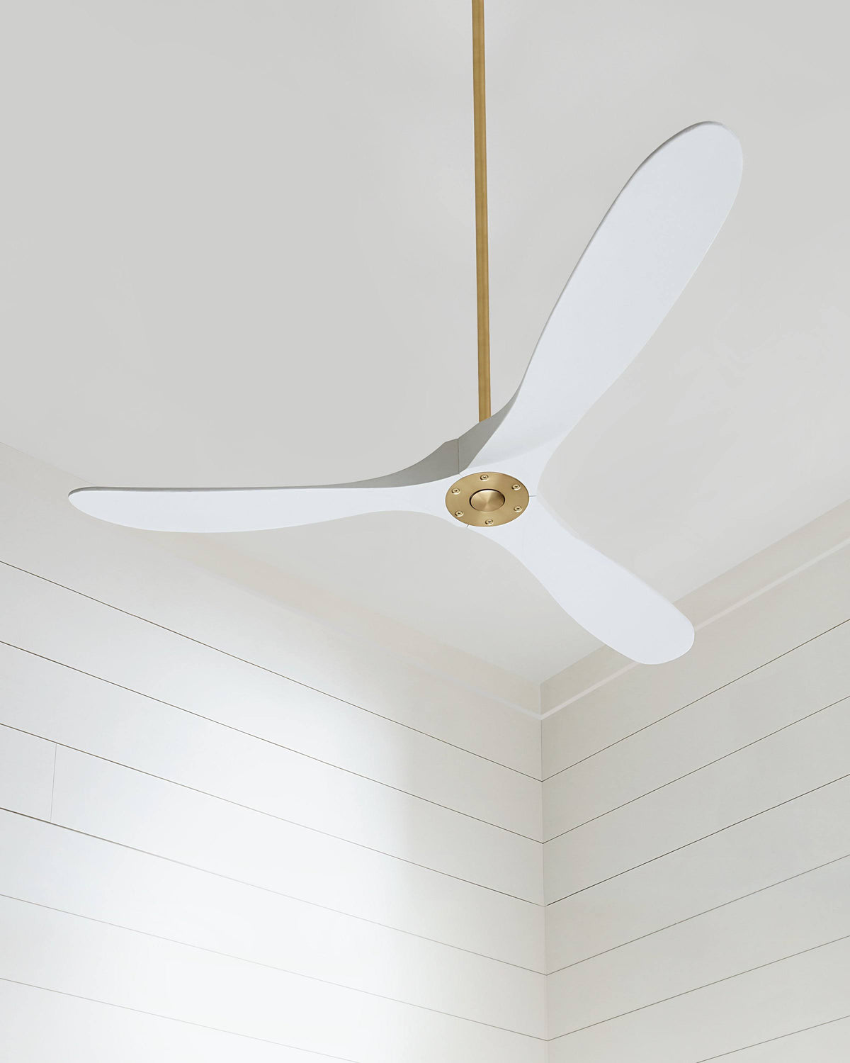 Matte White 60x22 Ceiling Fan Q7718