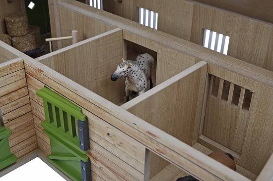 1-24 Scale Horse Stable with 4 Box Storage & Wash Box C2306