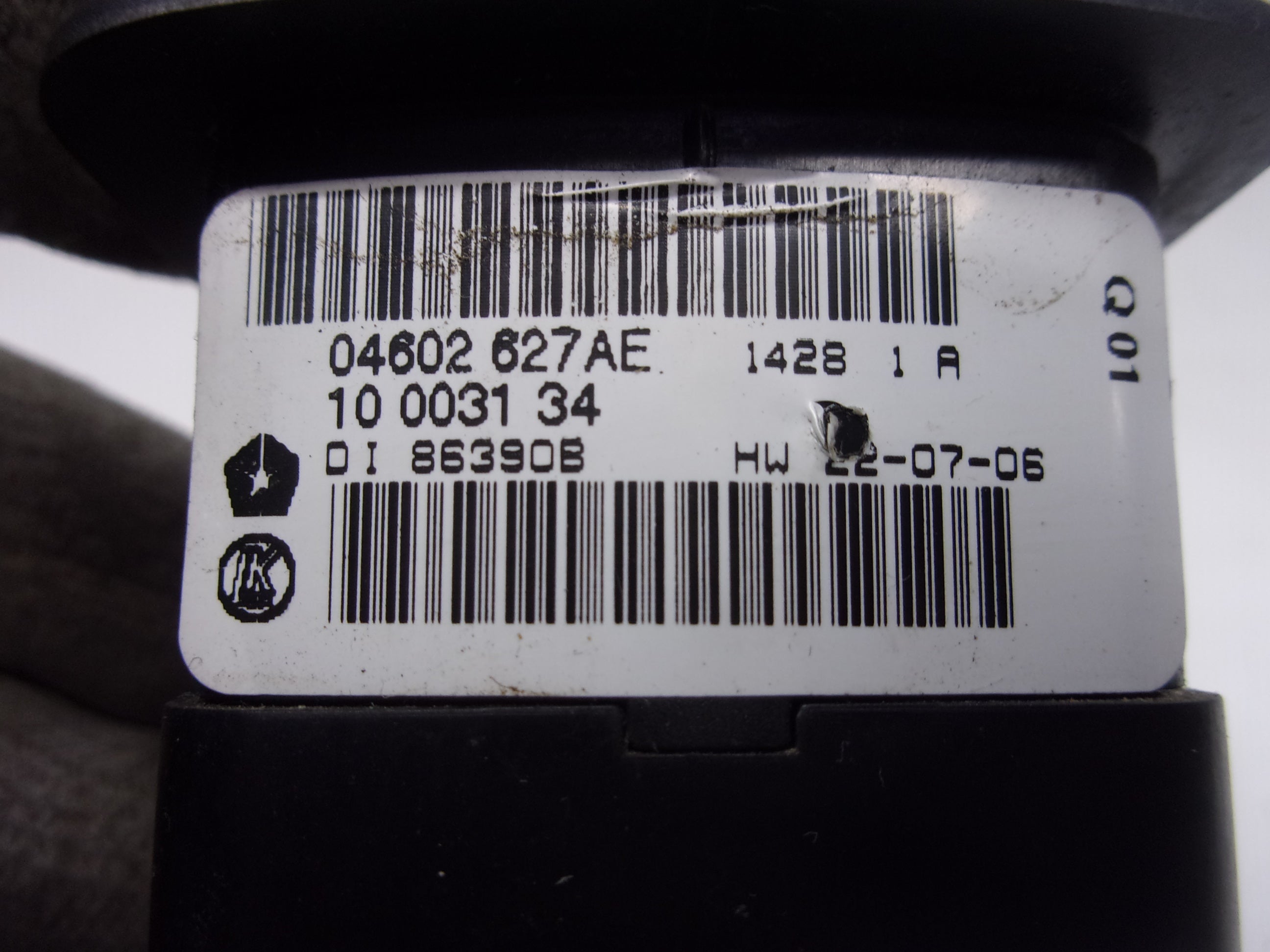 Pre-Owned Dodge Caravan Driver Door Master Power Window Switch Y6618