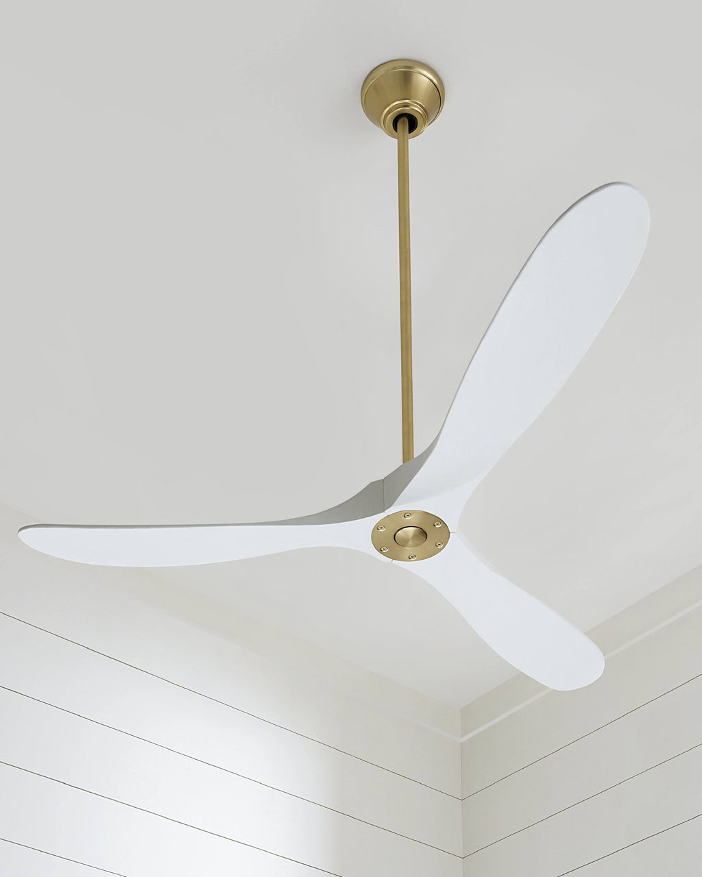 Matte White 60x22 Ceiling Fan Q7718