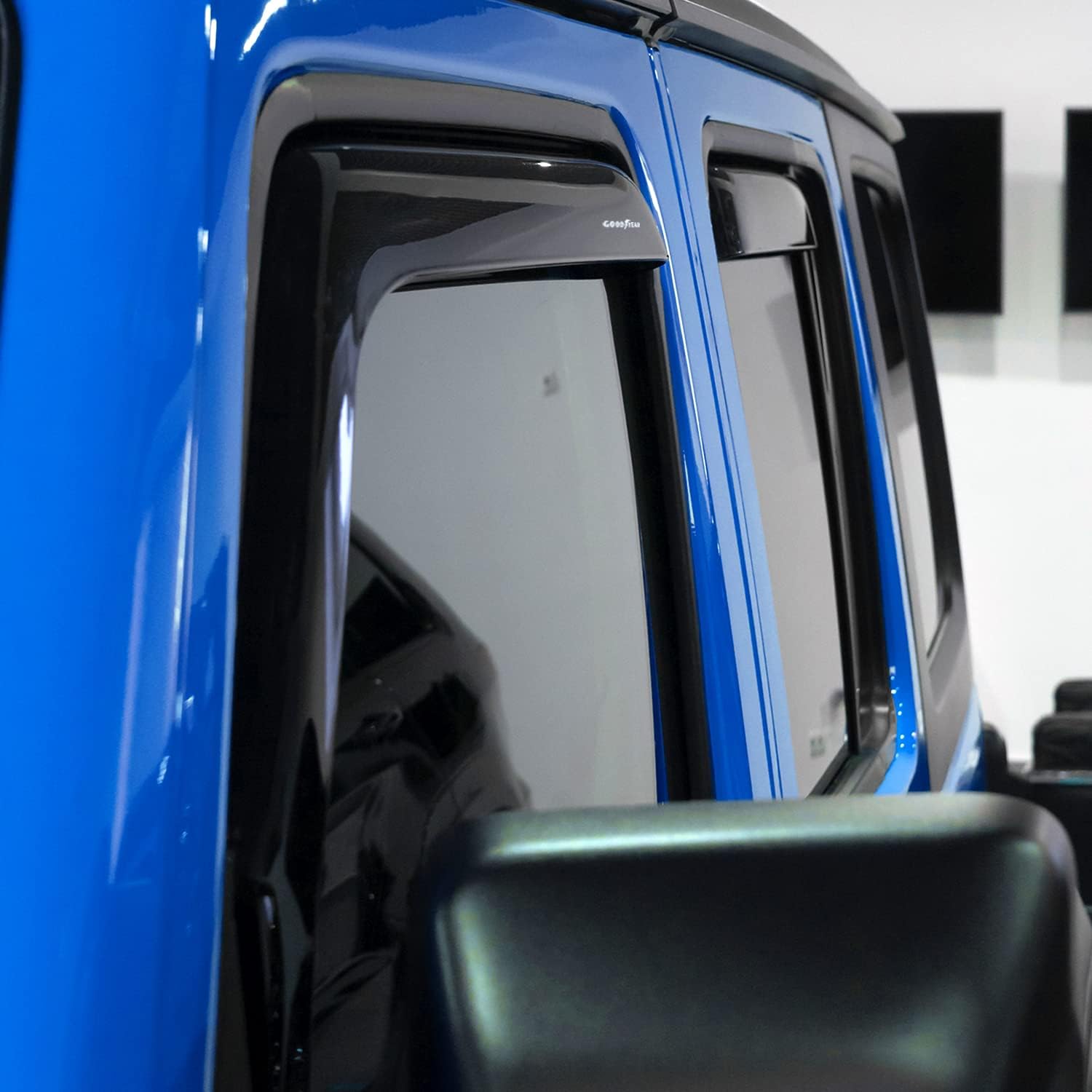 4 Pcs In-Channel Window Deflectors Y30101